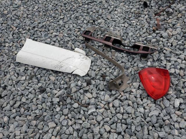 1LNHM81W54Y611668 - 2004 LINCOLN TOWN CAR EXECUTIVE WHITE photo 12