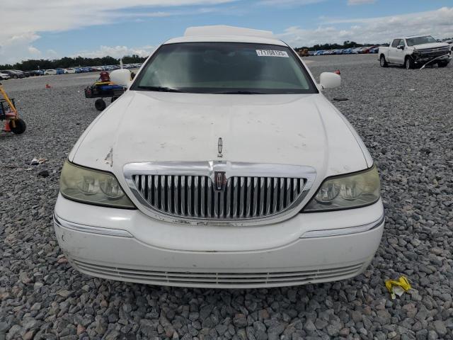 1LNHM81W54Y611668 - 2004 LINCOLN TOWN CAR EXECUTIVE WHITE photo 5