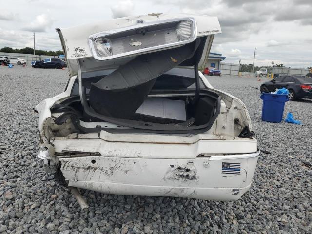 1LNHM81W54Y611668 - 2004 LINCOLN TOWN CAR EXECUTIVE WHITE photo 6