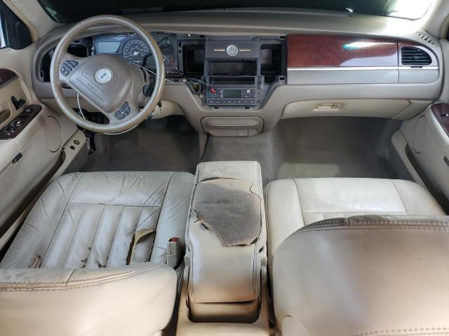 1LNHM81W54Y611668 - 2004 LINCOLN TOWN CAR EXECUTIVE WHITE photo 8
