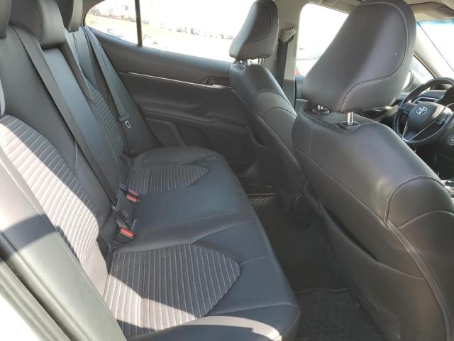 4T1B11HK8JU016986 - 2018 TOYOTA CAMRY L WHITE photo 10