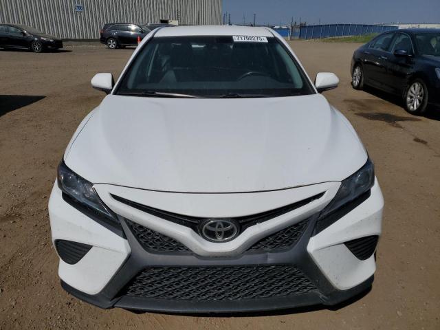 4T1B11HK8JU016986 - 2018 TOYOTA CAMRY L WHITE photo 5