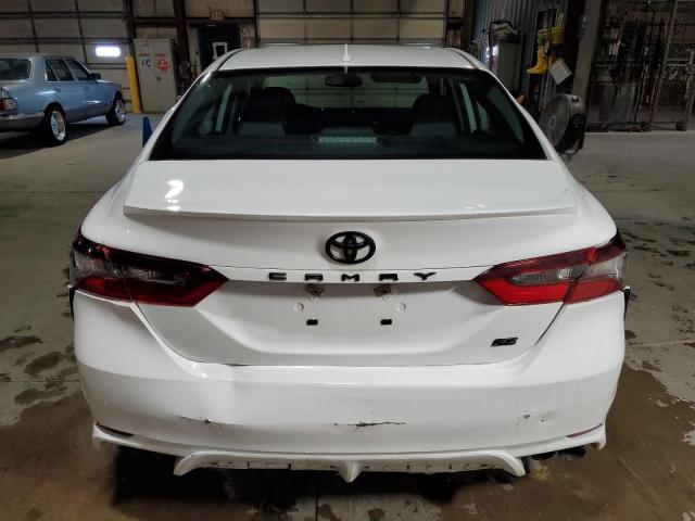 4T1T11AK8RU861122 - 2024 TOYOTA CAMRY SE NIGHT SHADE WHITE photo 6