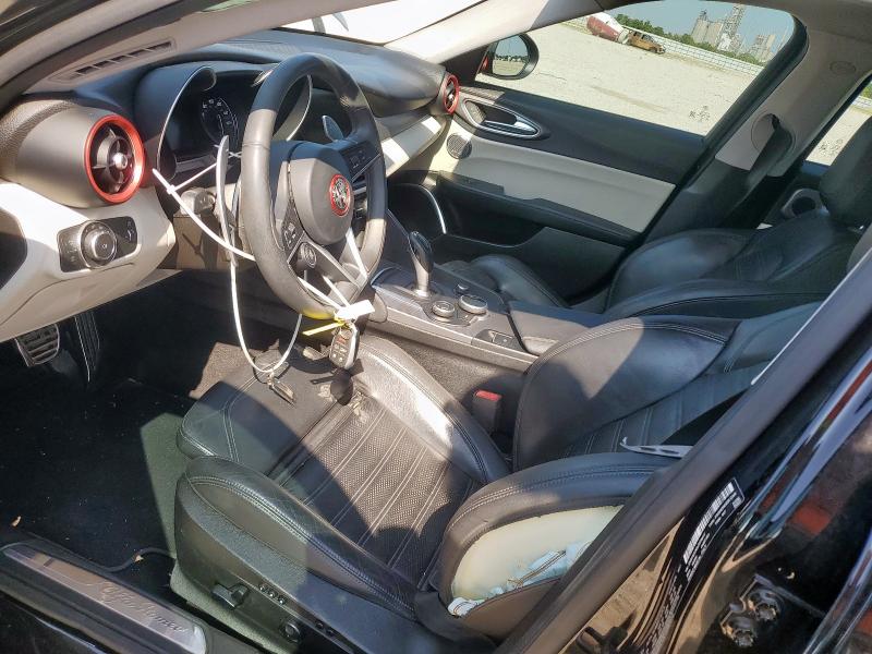 ZARFAECN3J7576417 - 2018 ALFA ROMEO GIULIA TI Schwarz Foto 7