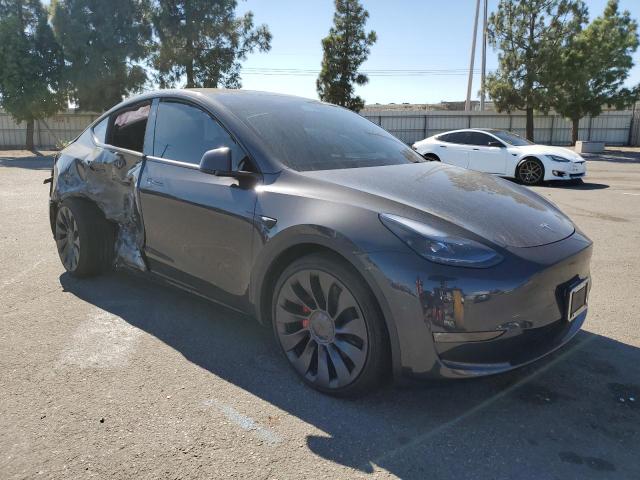 7SAYGDEF9SF311551 - 2025 TESLA MODEL Y GRAY photo 4