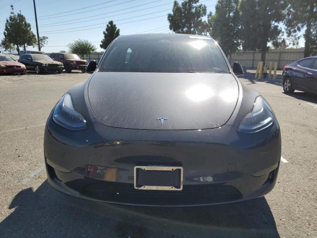 7SAYGDEF9SF311551 - 2025 TESLA MODEL Y GRAY photo 5