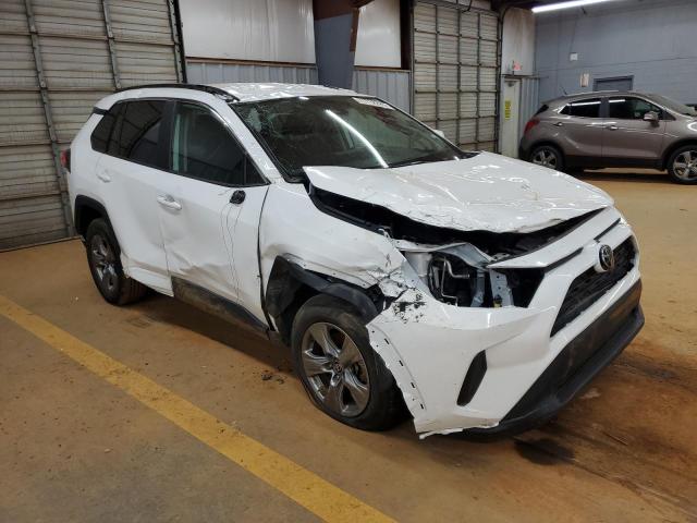 2T3W1RFV3RW323742 - 2024 TOYOTA RAV4 XLE WHITE photo 4