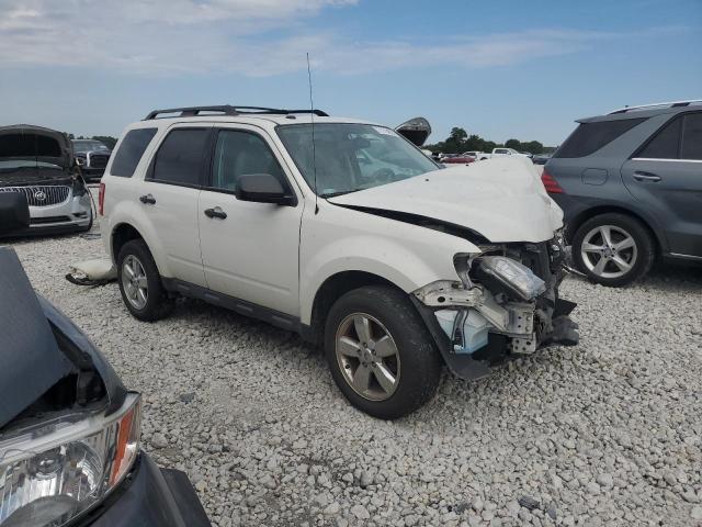 1FMCU0DG4CKA88581 - 2012 FORD ESCAPE XLT WHITE photo 4
