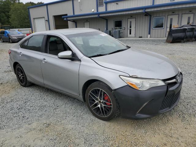 4T1BF1FK7FU491671 - 2015 TOYOTA CAMRY LE SILVER photo 4