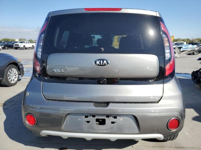 KNDJP3A54K7629444 - 2019 KIA SOUL + GRAY photo 6