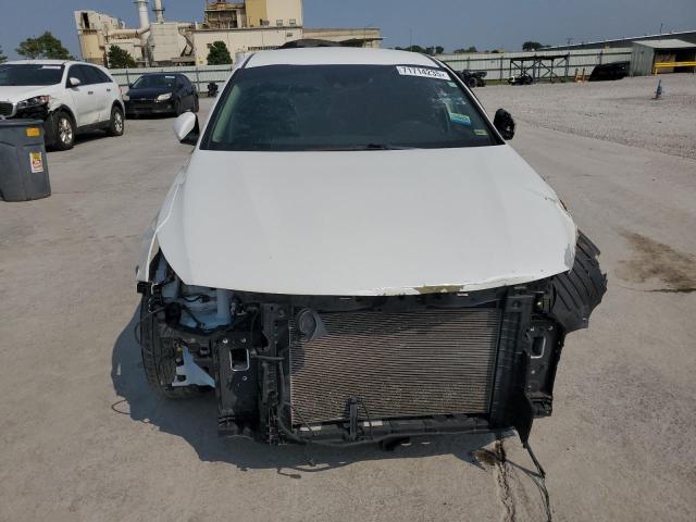 5XXGT4L3XKG307017 - 2019 KIA OPTIMA LX WHITE photo 5