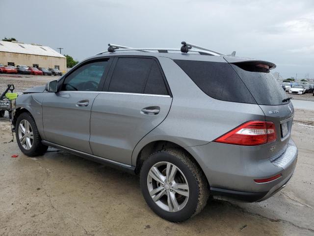 4JGDA5HB2CA027986 - 2012 MERCEDES-BENZ ML 350 4MATIC SILVER photo 2