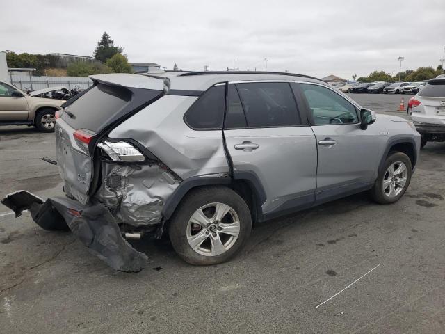 2T3RWRFVXLW072966 - 2020 TOYOTA RAV4 XLE Արծաթագույն լուսանկար 3