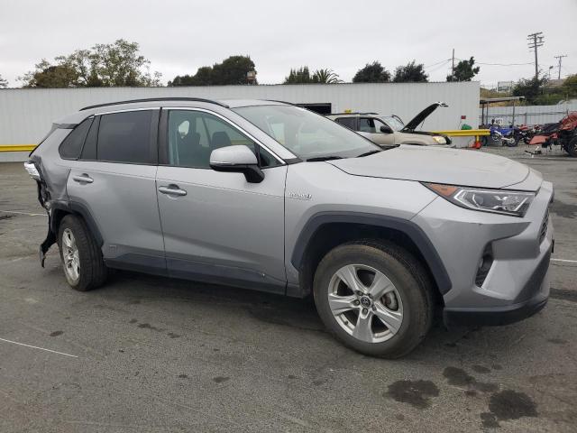 2T3RWRFVXLW072966 - 2020 TOYOTA RAV4 XLE Արծաթագույն լուսանկար 4