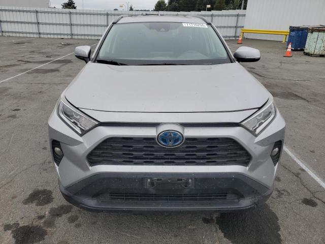 2T3RWRFVXLW072966 - 2020 TOYOTA RAV4 XLE Արծաթագույն լուսանկար 5