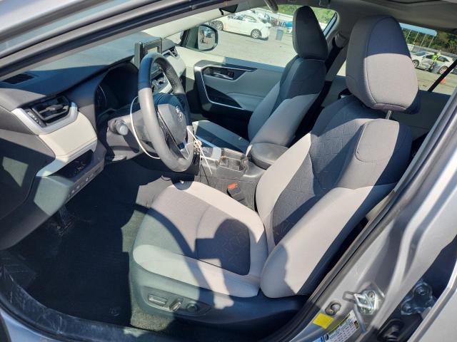 4T3R6RFV4MU030648 - 2021 TOYOTA RAV4 XLE ვერცხლისფერი ფოტო 7