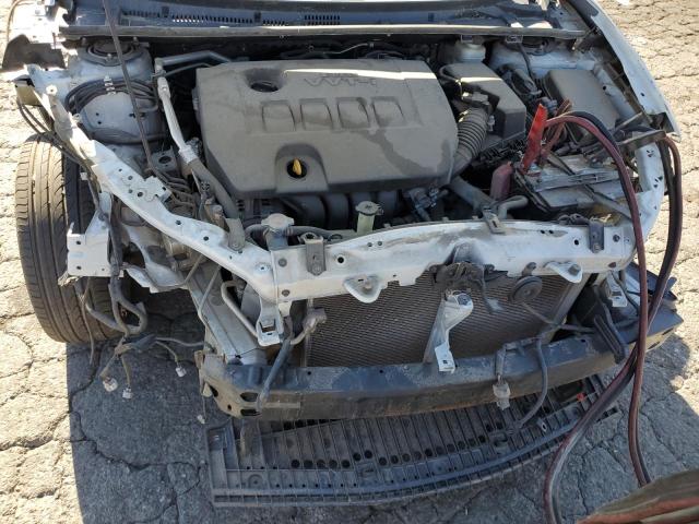 5YFBURHE9JP745323 - 2018 TOYOTA COROLLA L 白色 照片 11