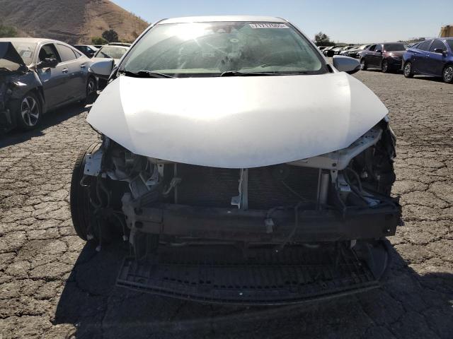 5YFBURHE9JP745323 - 2018 TOYOTA COROLLA L 白色 照片 5