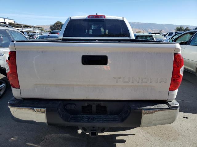 5TFRY5F16MX275026 - 2021 TOYOTA TUNDRA DOUBLE CAB SR/SR5 WHITE photo 6