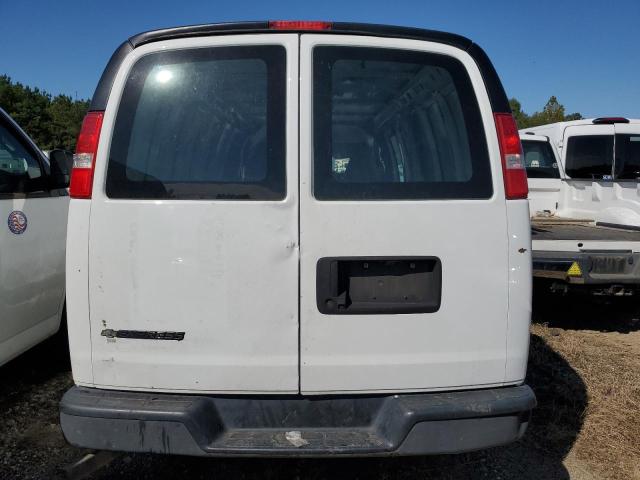 1GCWGBFG7J1203419 - 2018 CHEVROLET EXPRESS G2 WHITE photo 6