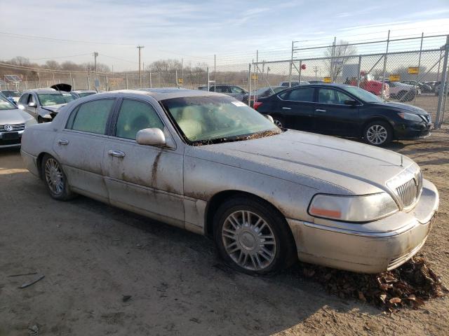 1LNHM82V26Y613905 - 2006 LINCOLN TOWN CAR SIGNATURE LIMITED GRAY photo 4