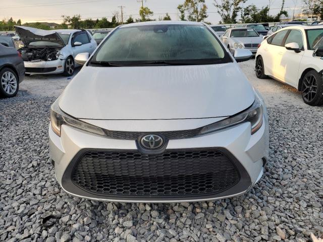 5YFEPMAE1MP241502 - 2021 TOYOTA COROLLA LE Gümüş foto 5