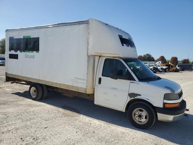 1GB3G4BG2B1102024 - 2011 CHEVROLET EXPRESS G3 WHITE photo 4