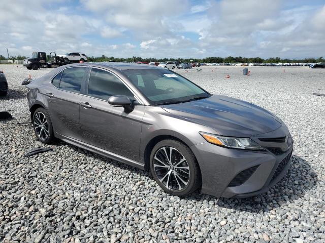 4T1M11AK1LU321316 - 2020 TOYOTA CAMRY SE GRAY photo 4