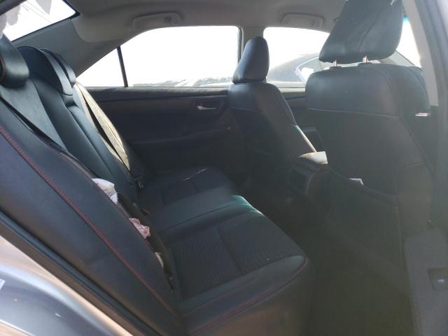 4T1BF1FK9FU965734 - 2015 TOYOTA CAMRY SE LE 银色 照片 10