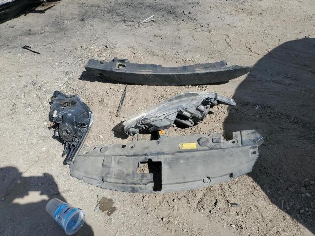 JTKJF5C71E3079797 - 2014 TOYOTA SCION TC 白色 照片 12