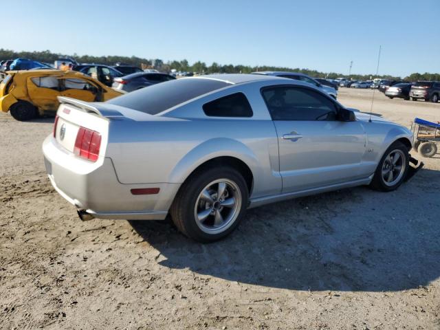 1ZVHT82H185206807 - 2008 FORD MUSTANG GT GRAY photo 3