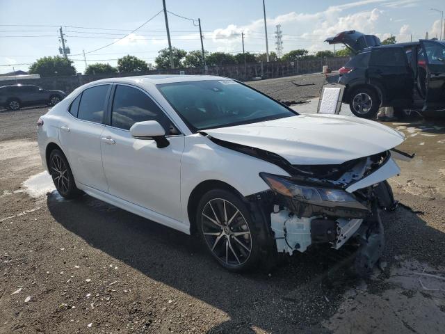 4T1S11AK9PU772006 - 2023 TOYOTA CAMRY SE NIGHT SHADE WHITE photo 4