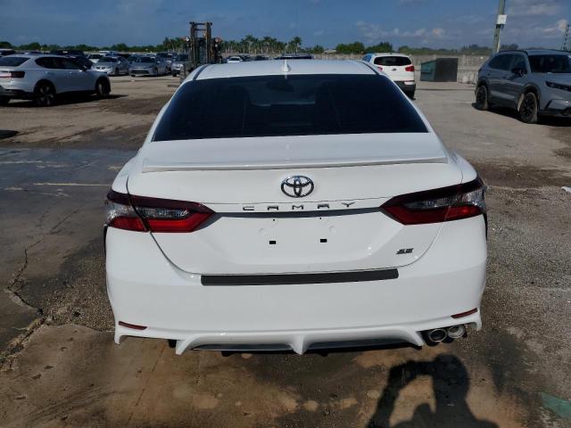 4T1S11AK9PU772006 - 2023 TOYOTA CAMRY SE NIGHT SHADE WHITE photo 6