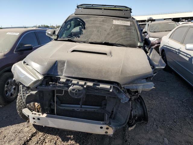 JTEBU5JR4J5565195 - 2018 TOYOTA 4RUNNER SR5/SR5 PREMIUM 黑色 照片 5