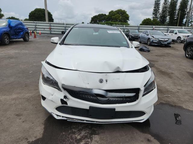 WDDSJ4GB6JN632581 - 2018 MERCEDES-BENZ CLA 250 4MATIC WHITE photo 5