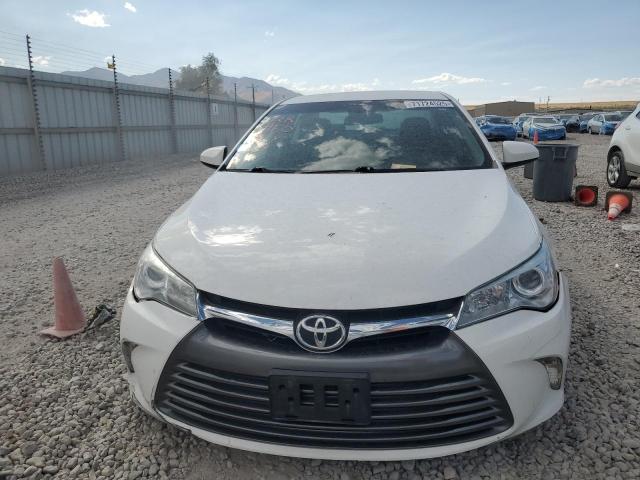 4T1BF1FK1HU618269 - 2017 TOYOTA CAMRY LE WHITE photo 5