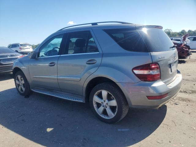 4JGBB8GB3AA593983 - 2010 MERCEDES-BENZ ML 350 4MATIC GRAY photo 2