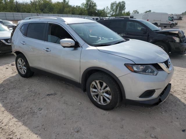 KNMAT2MVXFP583366 - 2015 NISSAN ROGUE S SILVER photo 4