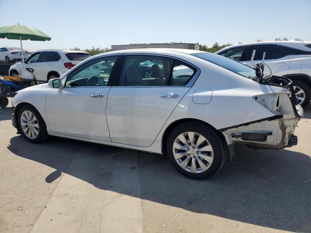 1HGCR2F75FA256917 - 2015 HONDA ACCORD EX WHITE photo 2