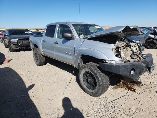 5TELU42N76Z261961 - 2006 TOYOTA TACOMA DOUBLE CAB SILVER photo 4