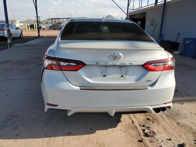 4T1G11AK3NU021812 - 2022 TOYOTA CAMRY SE WHITE photo 6