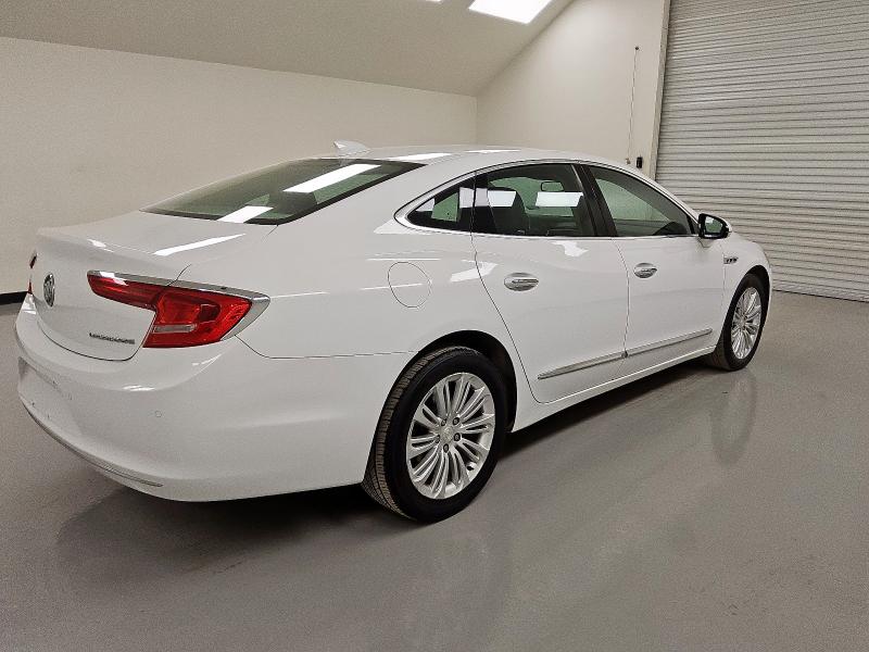 1G4ZP5SZ8JU121991 - 2018 BUICK LACROSSE ESSENCE WHITE photo 3