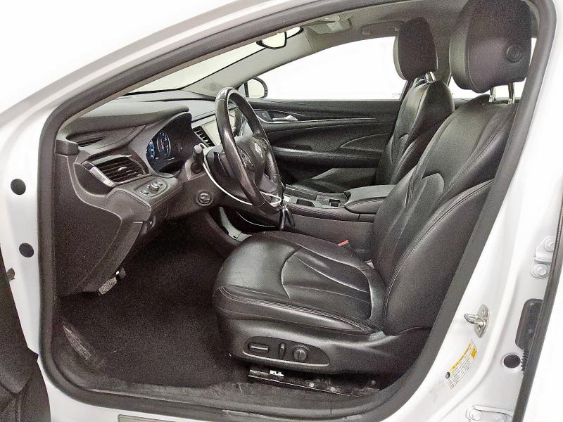 1G4ZP5SZ8JU121991 - 2018 BUICK LACROSSE ESSENCE WHITE photo 7