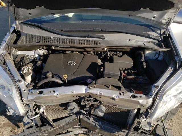 5TDKZ3DC4HS772787 - 2017 TOYOTA SIENNA LE SILVER photo 12