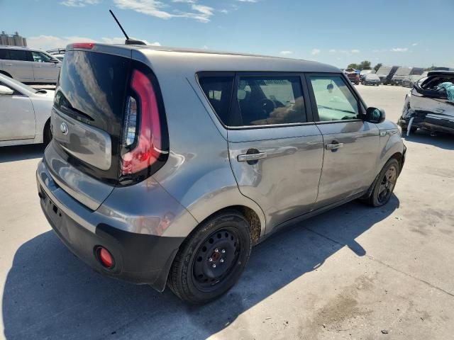 KNDJN2A20J7596365 - 2018 KIA SOUL GRAY photo 3