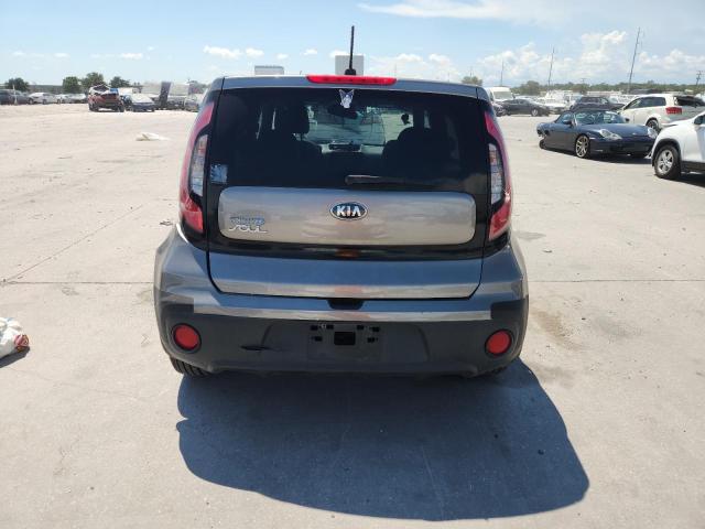 KNDJN2A20J7596365 - 2018 KIA SOUL GRAY photo 6