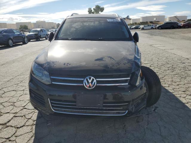 WVGEF9BP7CD009502 - 2012 VOLKSWAGEN TOUAREG V6 BLACK photo 5