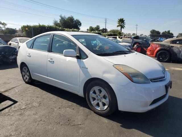 JTDKB20UX77646195 - 2007 TOYOTA PRIUS თეთრი ფოტო 4