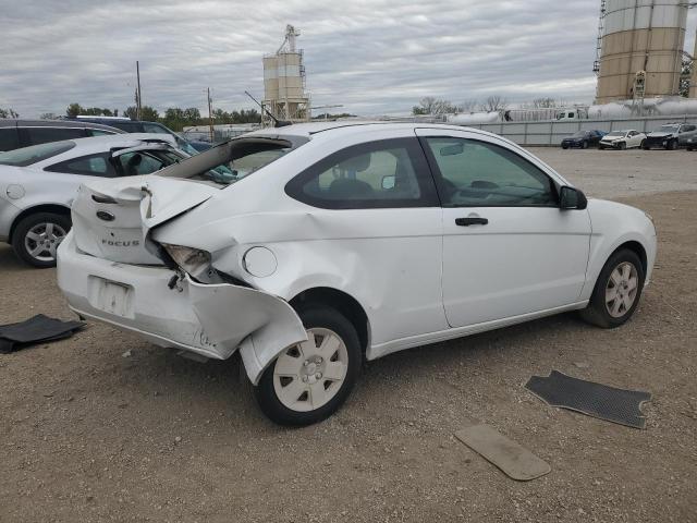 1FAHP32N28W156211 - 2008 FORD FOCUS S/SE WHITE photo 3