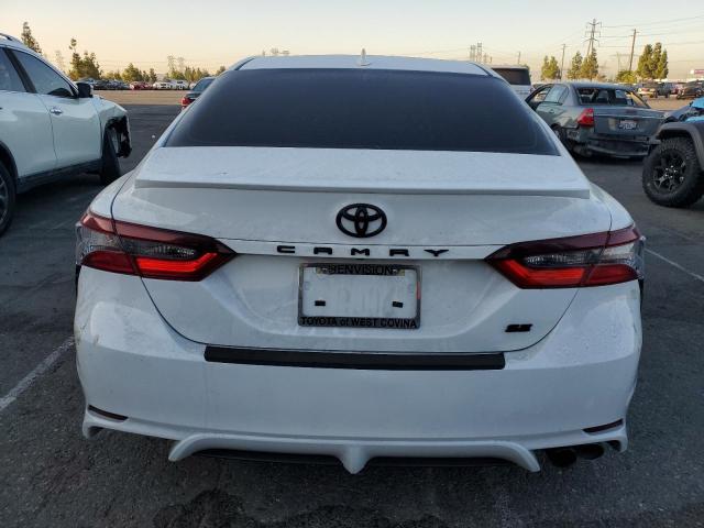 4T1G11AKXPU794117 - 2023 TOYOTA CAMRY SE NIGHT SHADE WHITE photo 6